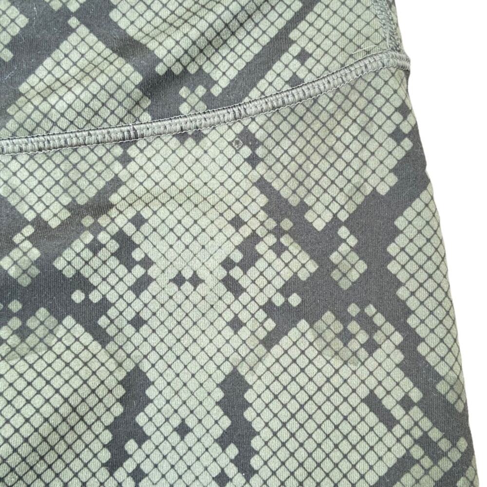 Lululemon Wunder Under Crop III Full-On Luon Ziggy Snake Fatigue Gator Green 6 - Picture 3 of 8